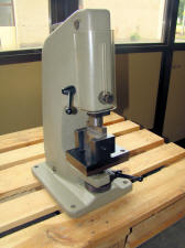 Kniehebelpresse "Gressel" [18]