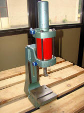 Pneumatische Presse [22]