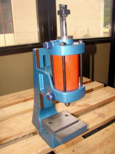 Pneumatische Presse [23]